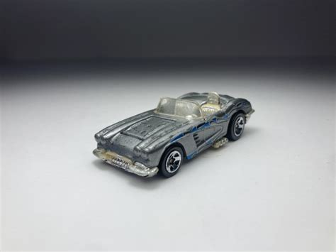 Corvette Prata Pintura Ruim Hot Wheels Escala