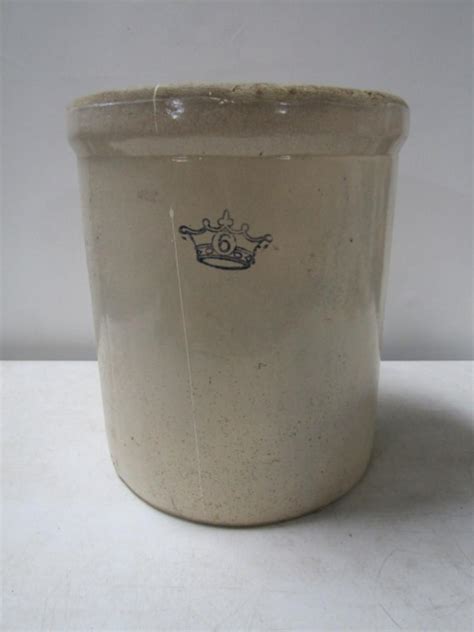 6 In Crown Stamp Salt Glaze Crock In Good Condition