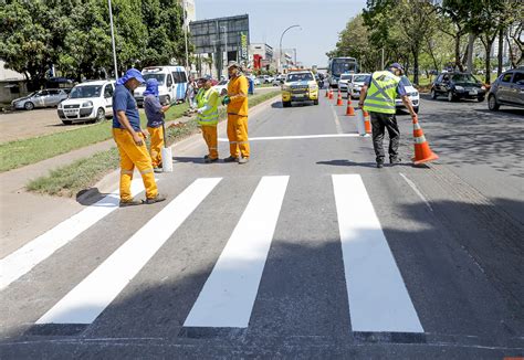 25 faixas de pedestres são recuperadas no Pistão Sul Jornal de Brasília