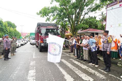 Sekretaris Daerah Lepas Logistik Pemilu Secara Simbolis Kapolres