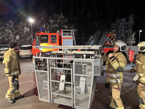 Bung Personenbergung Mit Dem Roten Kreuz Tux Feuerwehrtuxs Webseite