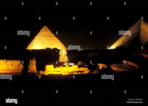 Piramide De Giza Por La Noche Fotos E Im Genes De Stock P Gina Alamy