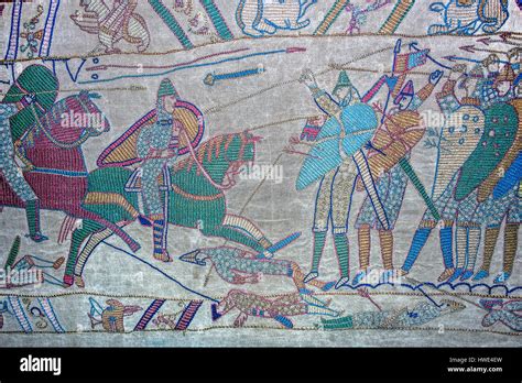 The battle Of hastings Bayeux Tapestry Stock Photo - Alamy