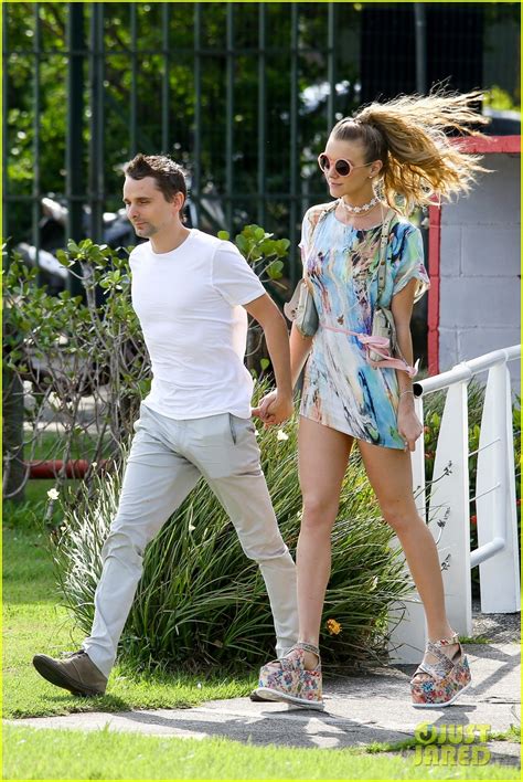 Matthew Bellamy Girlfriend Elle Evans Can T Keep Their Hands Off Each