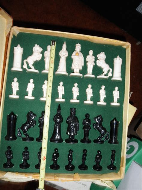 Vintage chess pieces | Collectors Weekly