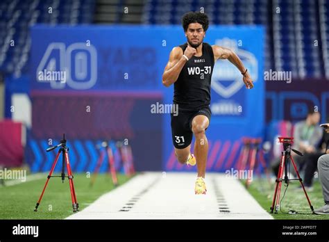 Washington Running Back Dillon Johnson Runs A Drill At The Nfl Football