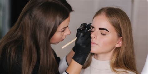 La guía completa para teñir cejas Cejas y moda con belleza