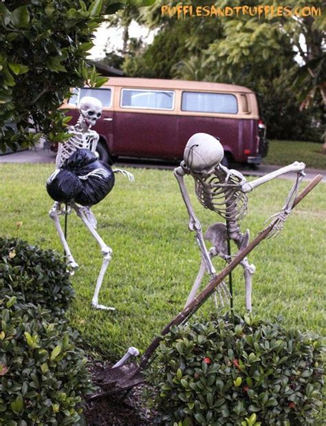 Outdoor Skeleton Halloween Decorations 2024 crazy halloween costumes ...