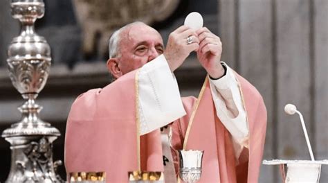 Sab As Que El Iv Domingo De Cuaresma Los Sacerdotes Celebran La Misa