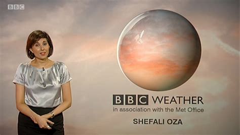 Uk Regional News Caps Shefali Oza Bbc Midlands Today Weather