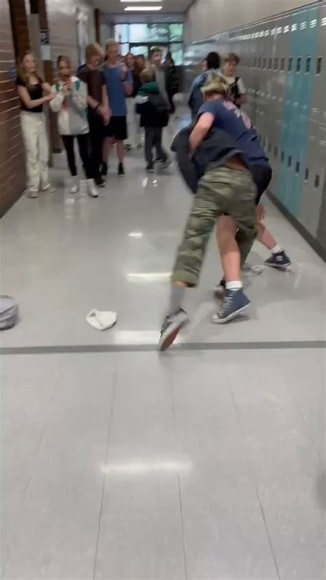 LA highschool fights : r/yxl