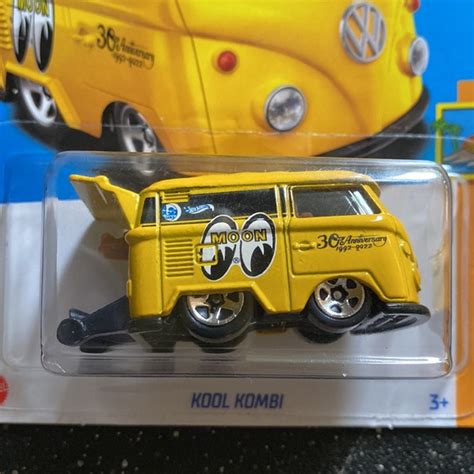 Toys Mattel Hot Wheels Volkswagen Van Kool Kombi Surfs Up Bus