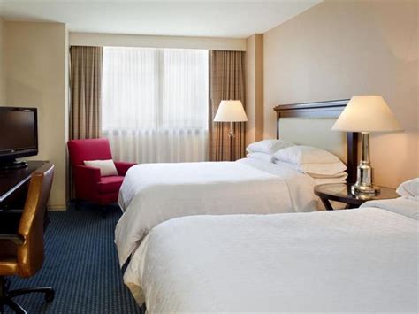 Sheraton Norfolk Waterside Hotel in Norfolk (VA) - Room Deals, Photos ...