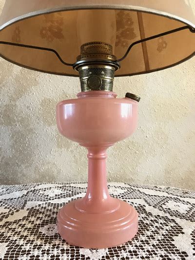 Aladdin Rose Simplicity Kerosene Lamp With Photographs For Identification