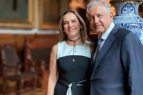 Felicita AMLO a Beatriz Gutiérrez Müller por su nuevo libro Feminismo