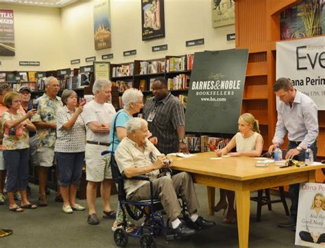 Dana Perino attracts big crowd at Barnes & Noble book signing ...