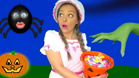 Halloween songs for Children, Kids and Toddlers with Little Miss Muffet – starkidslearn.com