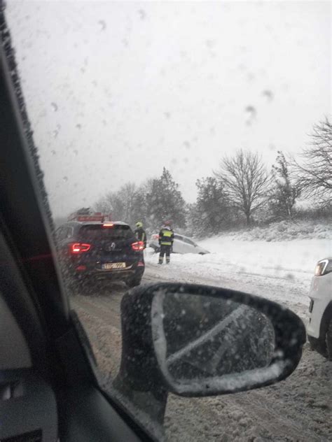 FOTO Situația pe traseele naționale Opt drumuri blocate și 26 de