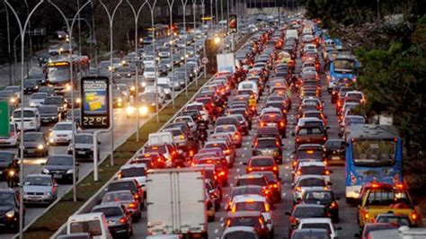 Rodízio de veículos em SP é suspenso na manhã desta terça feira