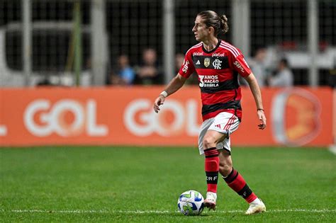 Em Dia De Decis O Flamengo Luta Contra Maldi O De Filipe Lu S