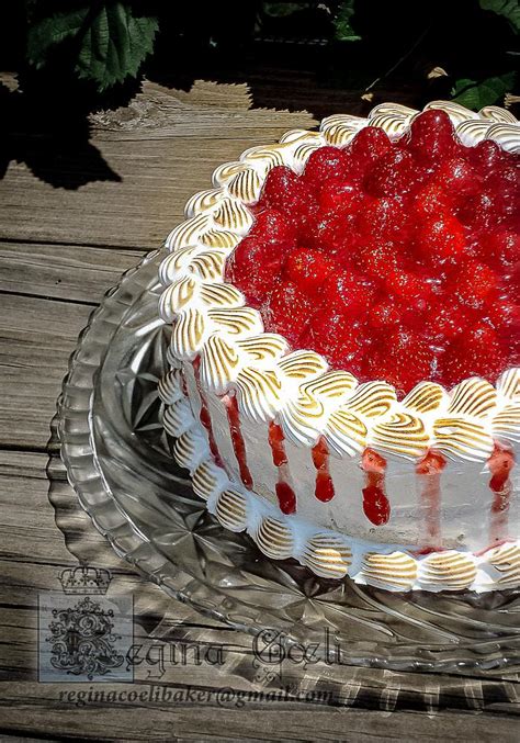 Torta De Fresas Decorated Cake By Regina Coeli Baker Cakesdecor