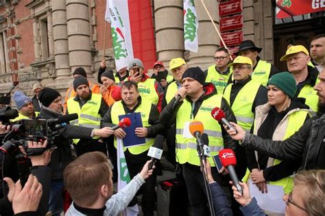 Zbo E Z Ukrainy I Protesty Rolnik W Pis Boi Si Tego Konfliktu Jak