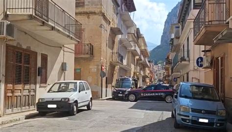 Giallo A Partinico Trovato Un Cadavere Dentro Un Auto Quotidiano Di