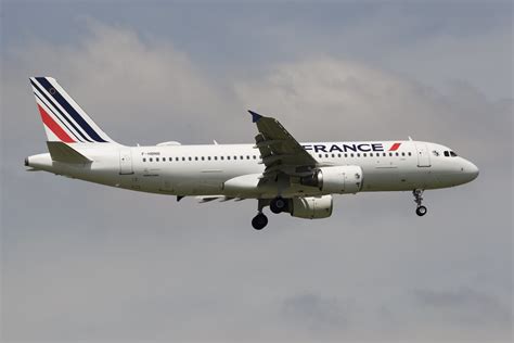 Air France Airbus A320 214 UZÈS F HBNB mohammed lounes Flickr