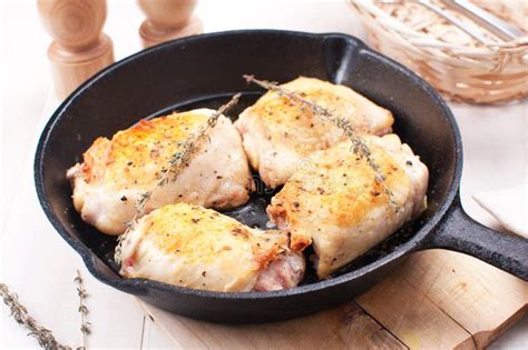 Crispy Fried Chicken Thighs Stock Photo - Image of roasted, quarter: 29469056