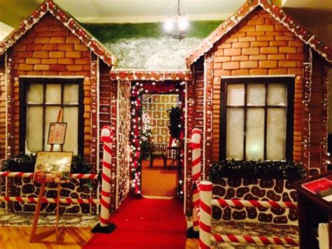 Life Size Gingerbread House In Main Lodge Picture Of Skytop Lodge