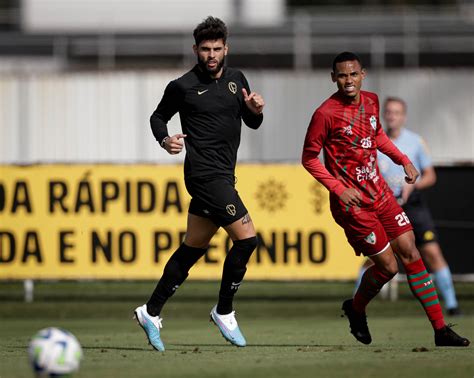 Futebol masculino Timão vence Lusa em jogo treino