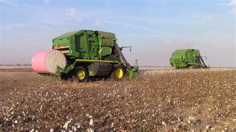 How A John Deere 7760 Baler Cotton Picker Works Youtube