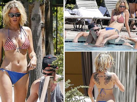 5 Hot Sexy Sarah Lewis Bikini Pics