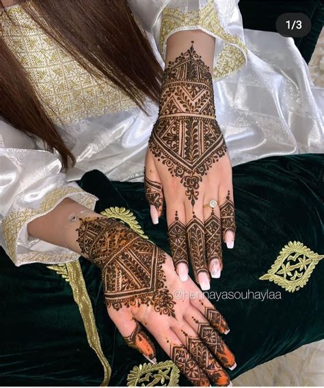 Épinglé par أسمآء sur Henna Modèles de henné Henné main Modele