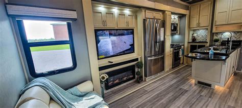 Luxe Elite Rkb Luxe Th Wheel A True Four Season Rv