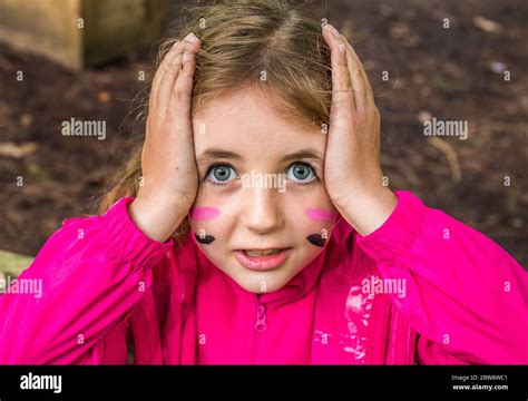 Elle Se Rend Compte Quelle Banque De Photographies Et Dimages à Haute Résolution Alamy