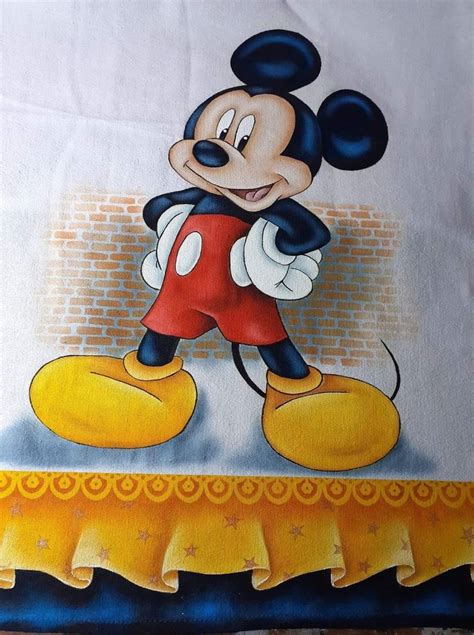 Pin De Lucimar Freitas Em Pinturas Mickey Disney Pintura Em Tecido