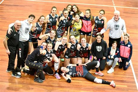 B 2 Femminile La Pallavolo Grosseto Abbatte La Capolista Terracina