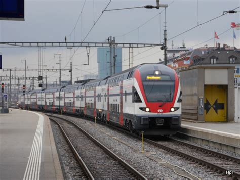 SBB Triebzug RABe 511 021 bei der einfahrt in den HB Zürich am 24 01