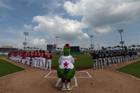 Phillies Vs Yankees At Baycare Ballpark In Clearwater Florida