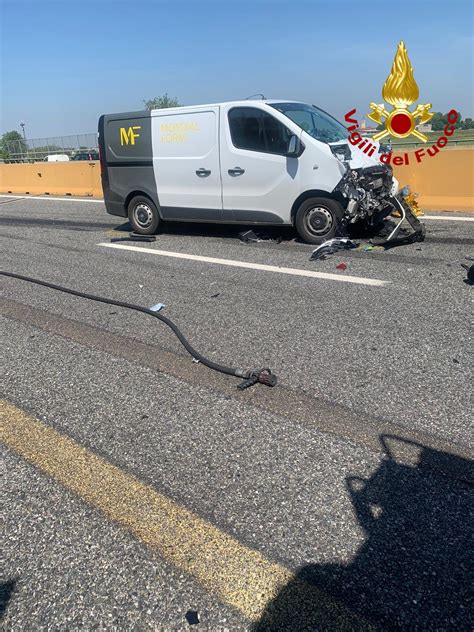 Incidente Sulla A Tra Marcallo Con Casone E Arluno Le Immagini