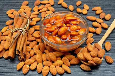 9 Health Benefits Of Raw And Soaked Almonds During Pregnancy