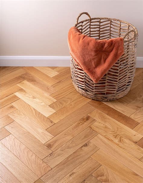 Natural Country Herringbone Oak Brushed Lacquered Engineered Wood