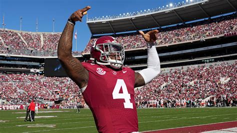 Alabama vs. Auburn football picks: What the oddsmakers say