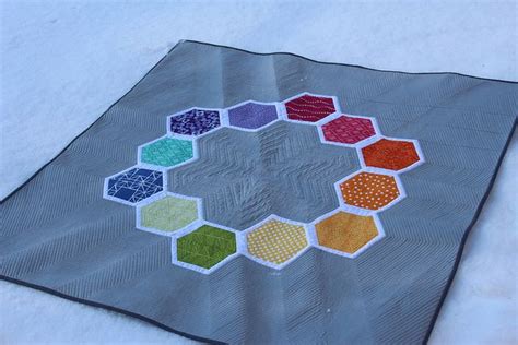 Modern Hexagon Quilt Hexagon Quilt Machine Quilting Patterns Mini Quilts