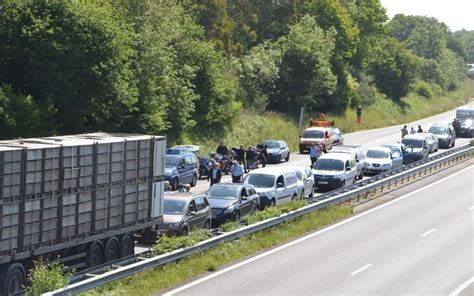 N Embouteillage Apr S Une Collision Mortelle Le T L Gramme