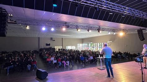 Martiniano Molina visitó la Iglesia del Puente y Ríos de Vida Hecho