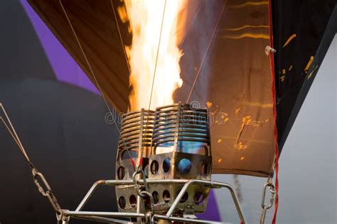 Motor Do Ballon Do Ar Quente Imagem De Stock Imagem De Queimadura