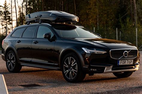 Thule Launches Luxury Cargo Carrier Vector Roof Box Review Gearjunkie