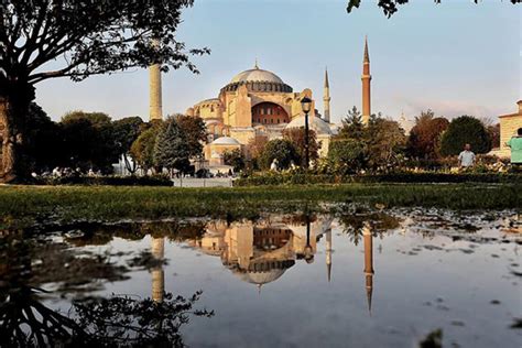 Ayasofya Müzesi Nerede Ayasofya Müzesi Tarihçesi Eserleri Giriş